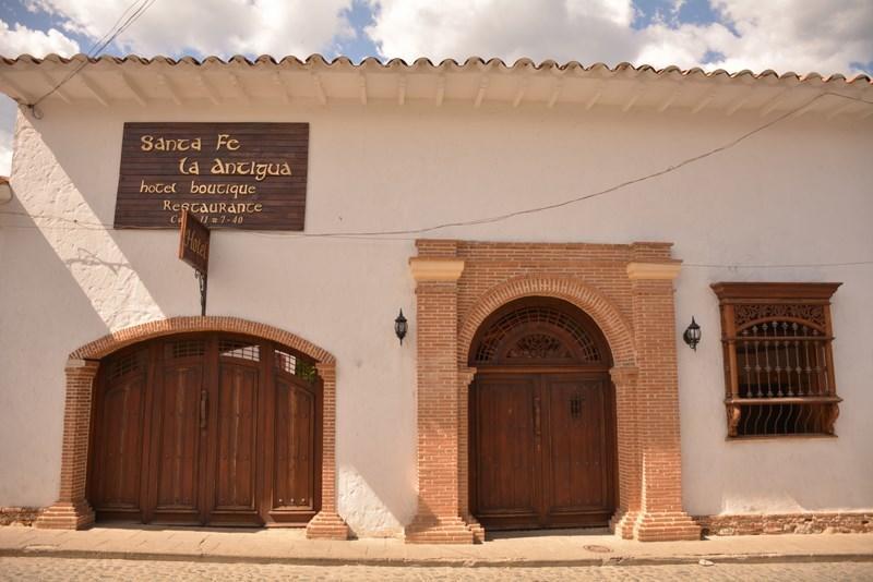 Hotel Santa Barbara Colonial - سانتا في دي أنتيوكيا المظهر الخارجي الصورة