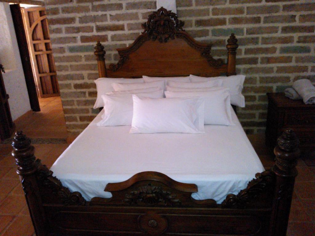 Hotel Santa Barbara Colonial - سانتا في دي أنتيوكيا الغرفة الصورة
