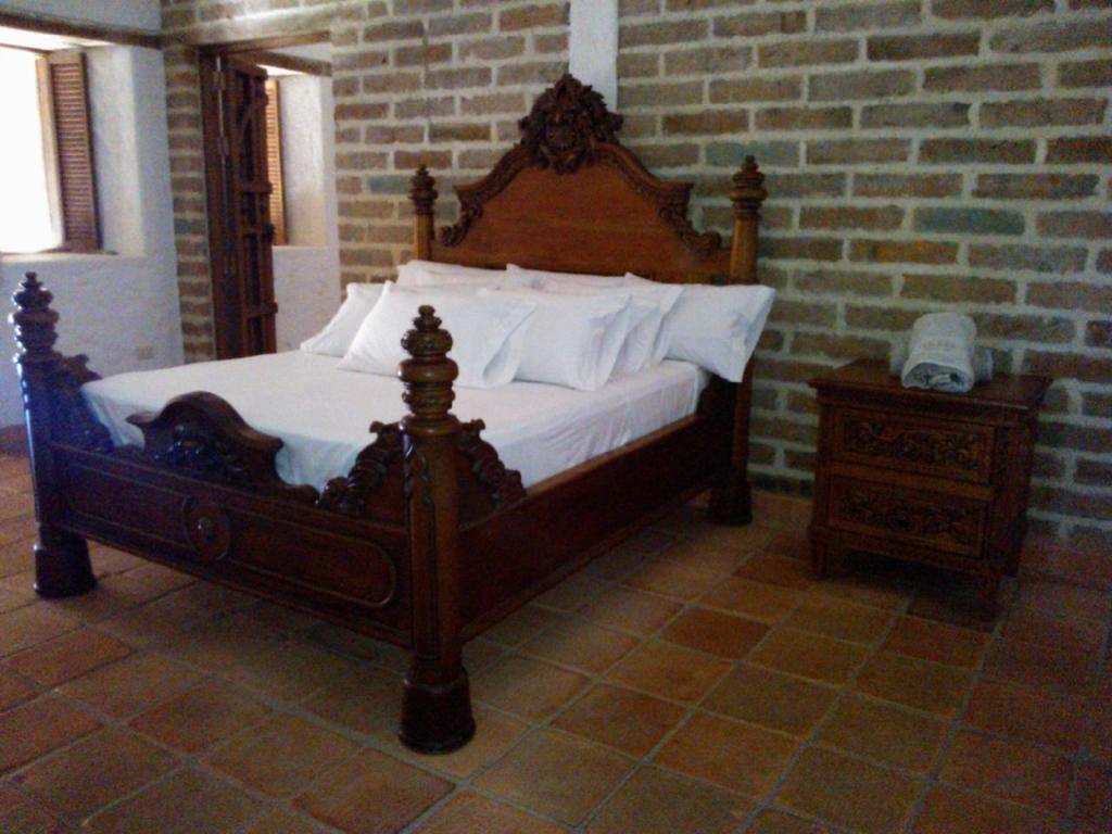 Hotel Santa Barbara Colonial - سانتا في دي أنتيوكيا الغرفة الصورة