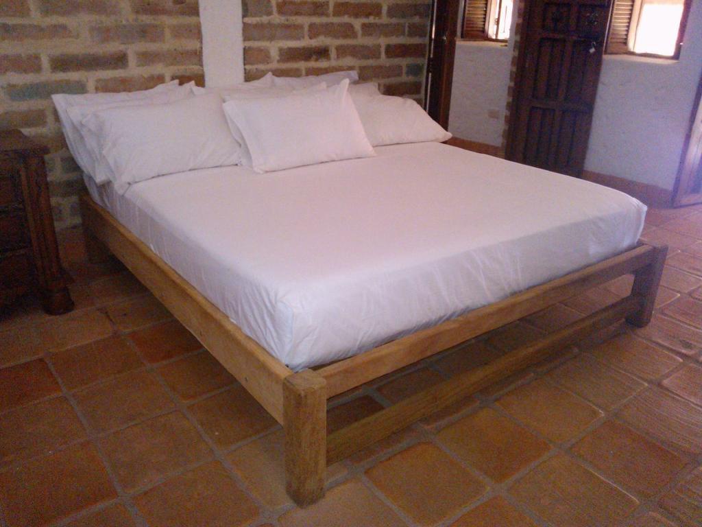 Hotel Santa Barbara Colonial - سانتا في دي أنتيوكيا الغرفة الصورة