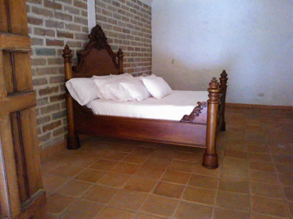 Hotel Santa Barbara Colonial - سانتا في دي أنتيوكيا الغرفة الصورة