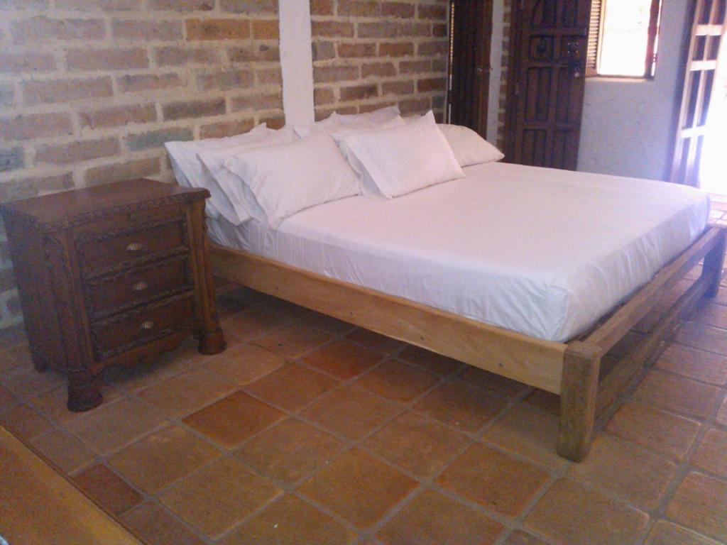 Hotel Santa Barbara Colonial - سانتا في دي أنتيوكيا الغرفة الصورة