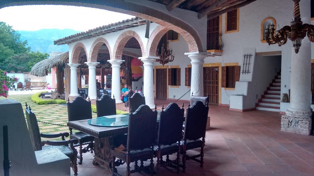 Hotel Santa Barbara Colonial - سانتا في دي أنتيوكيا الغرفة الصورة