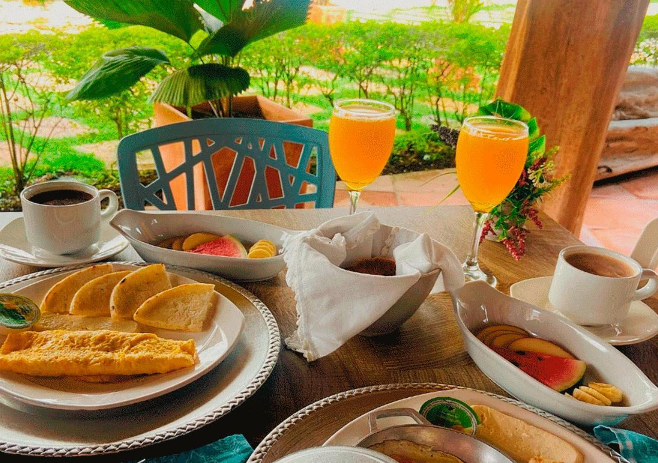 Hotel Santa Barbara Colonial - سانتا في دي أنتيوكيا المظهر الخارجي الصورة