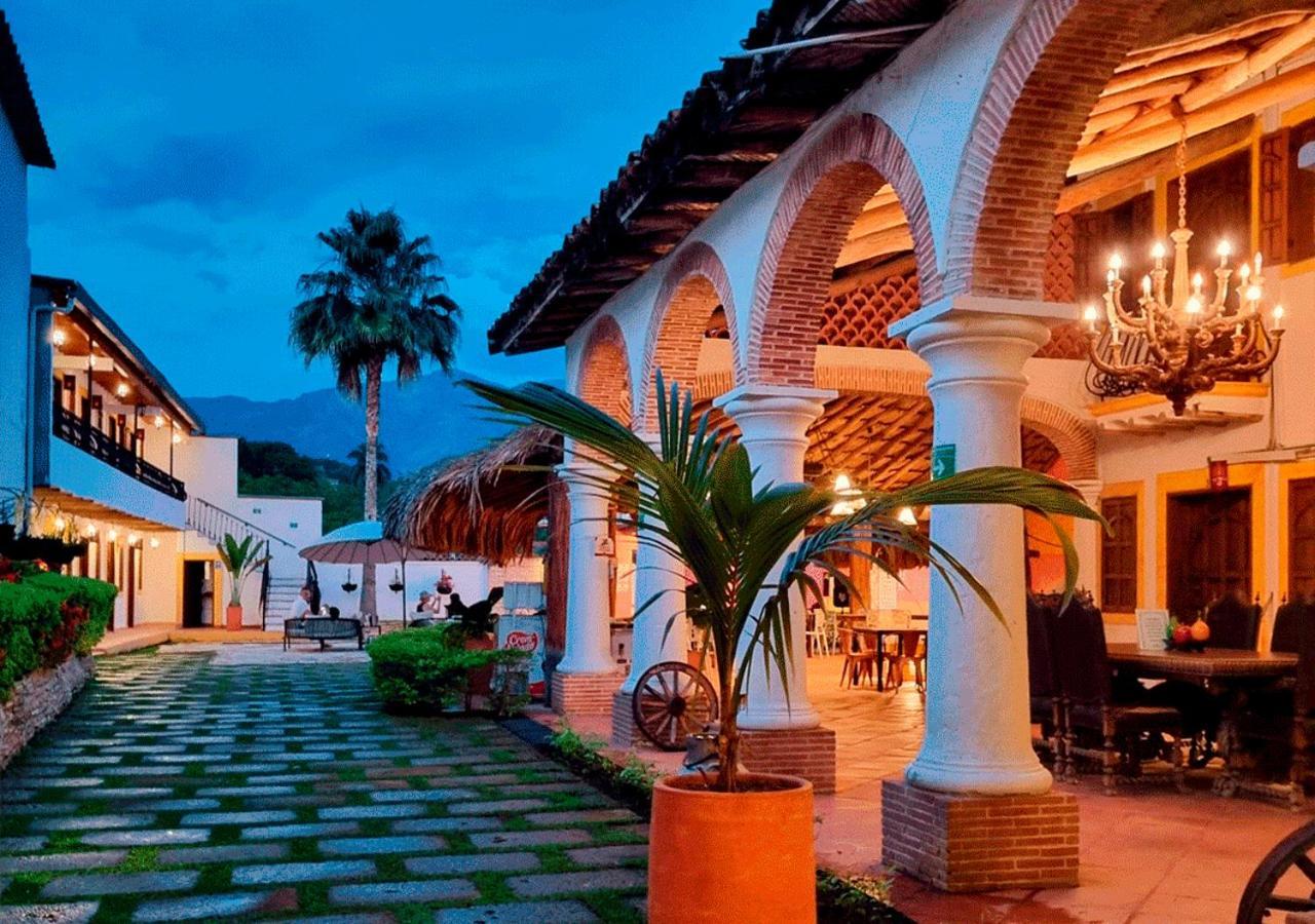 Hotel Santa Barbara Colonial - سانتا في دي أنتيوكيا المظهر الخارجي الصورة