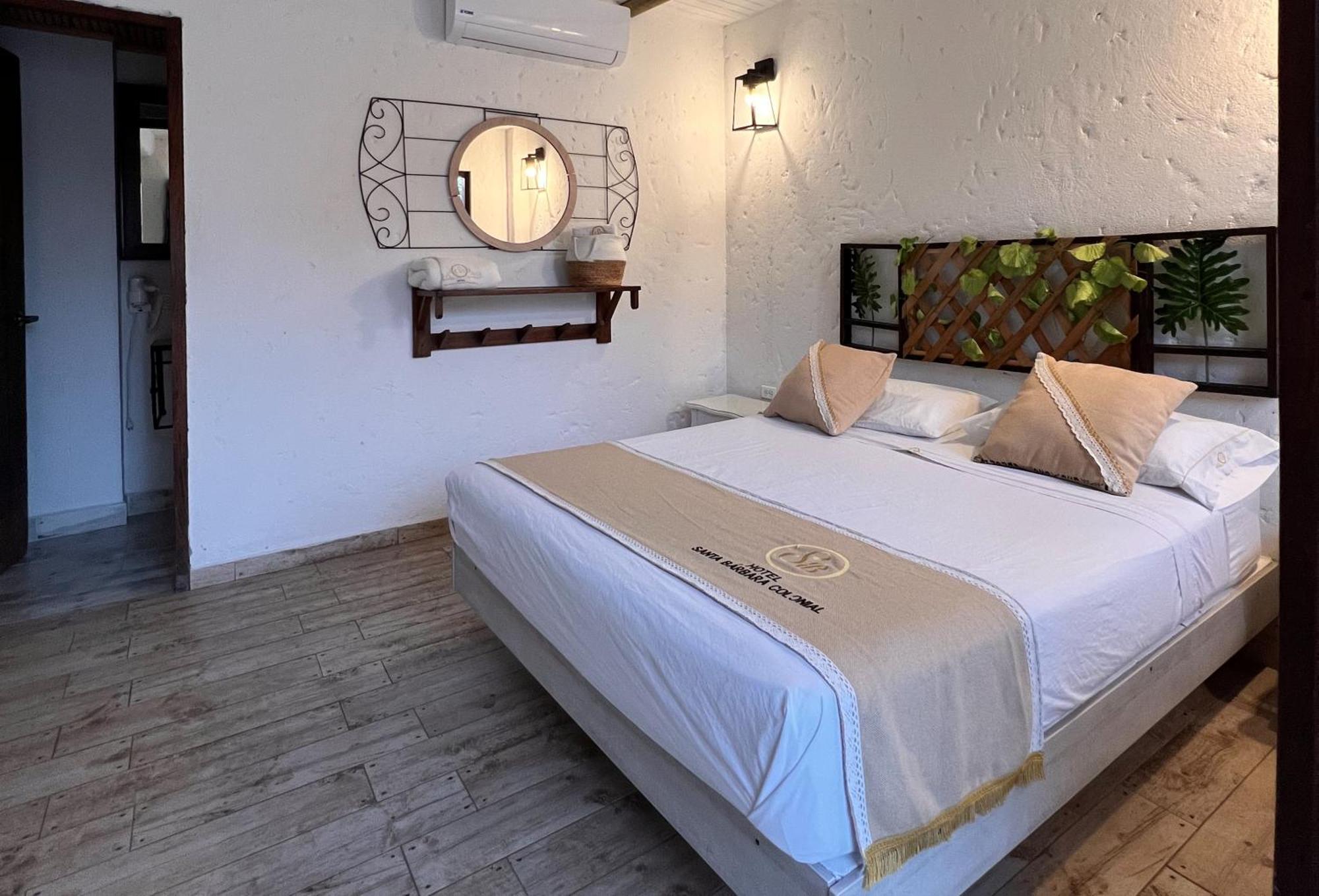 Hotel Santa Barbara Colonial - سانتا في دي أنتيوكيا المظهر الخارجي الصورة